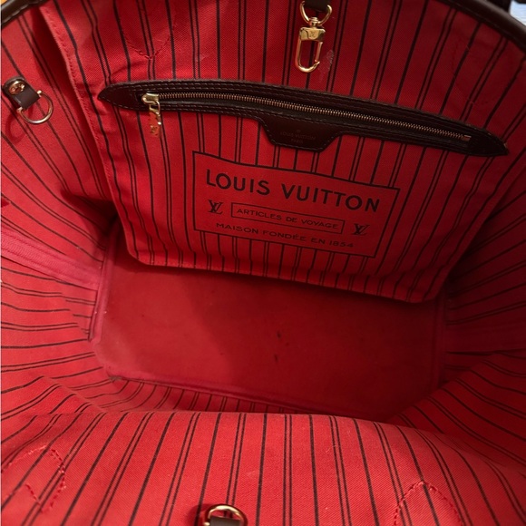 Louis Vuitton MM Neverfull - Picture 11 of 13